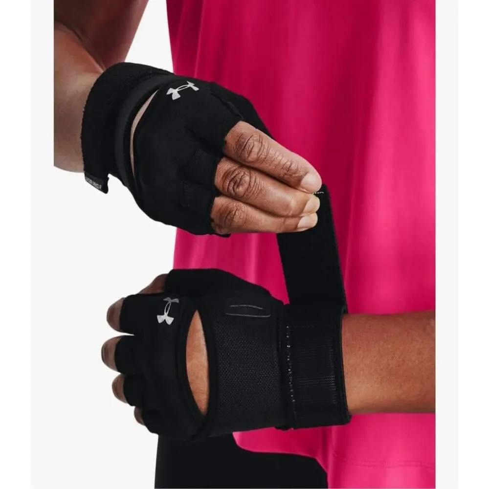 NWT Under Armour Womens Black Weightlifting Training Half Finger Gloves Sz Small